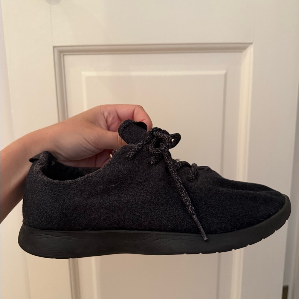Allbirds Black Athletic Shoes for Performance and Comfort